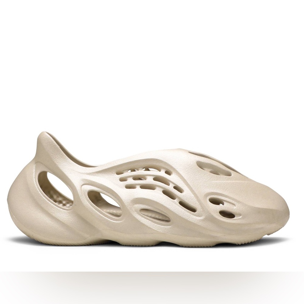 Adidas Yeezy Foam Runners, White, size 6